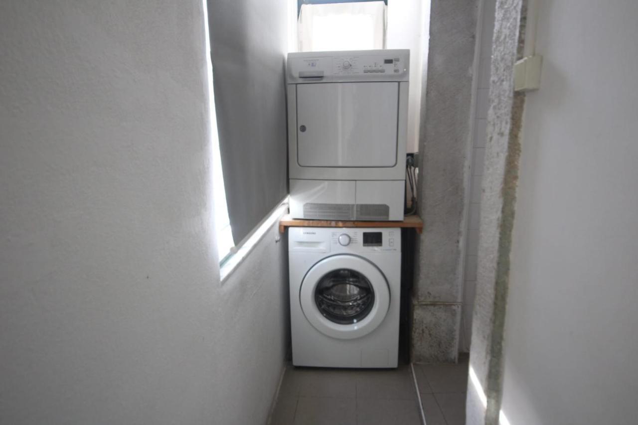 Romantic Chiado 7 -Private Small Single Room With No Outside Window Lissabon Buitenkant foto
