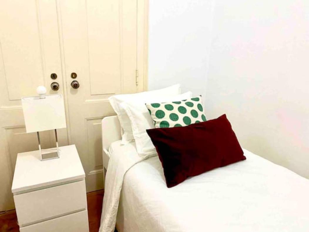 Romantic Chiado 7 -Private Small Single Room With No Outside Window Lissabon Buitenkant foto