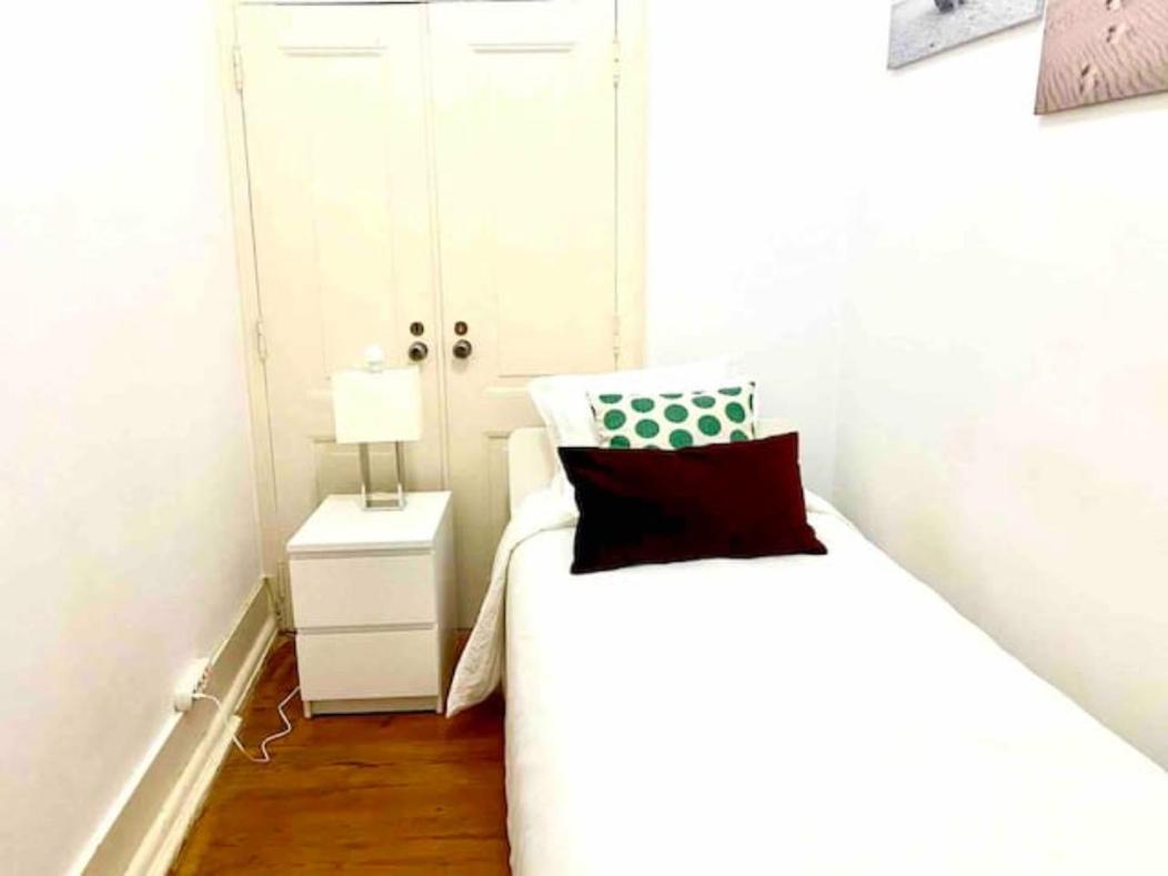 Romantic Chiado 7 -Private Small Single Room With No Outside Window Lissabon Buitenkant foto